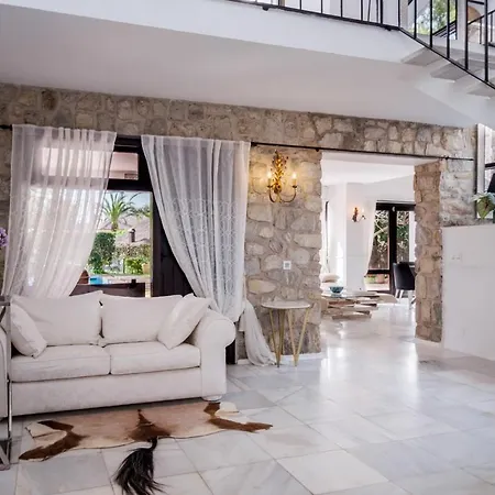 Casa Teresa ヴィラ マルベーリャ